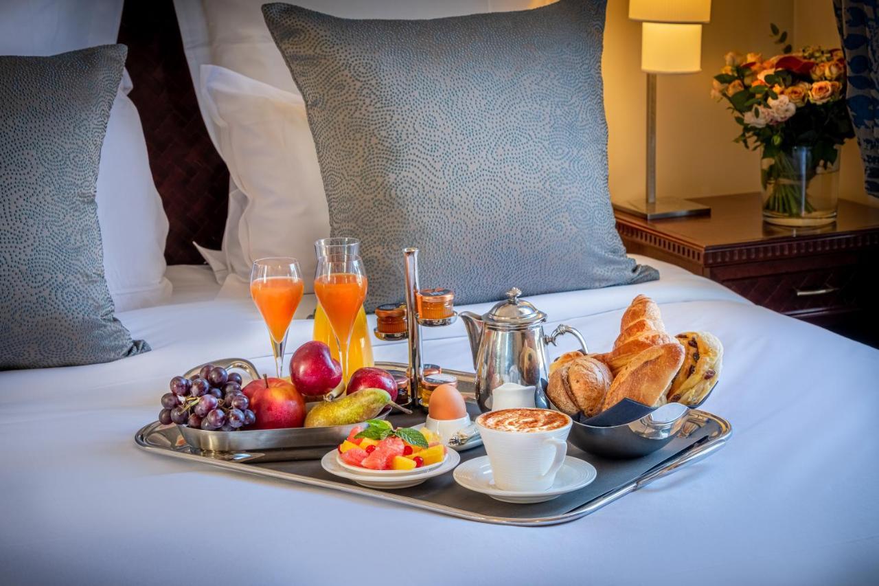 Hotel Pont Royal פריז מראה חיצוני תמונה Room service