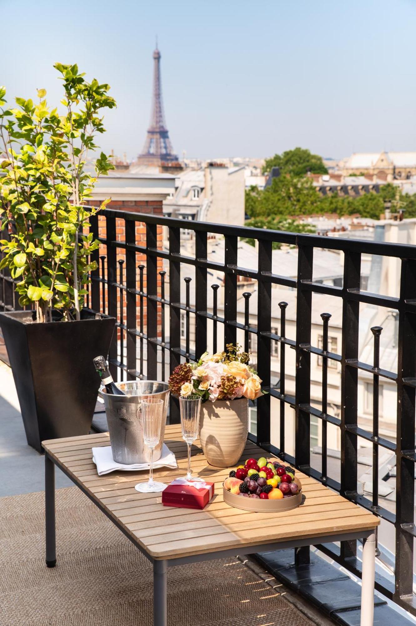 Hotel Pont Royal פריז מראה חיצוני תמונה A balcony