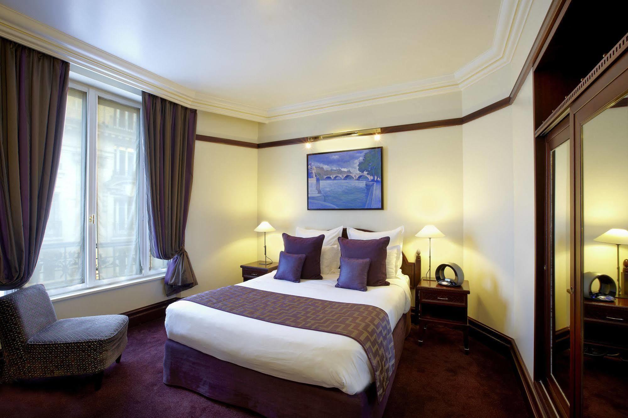 Hotel Pont Royal פריז מראה חיצוני תמונה A room at the hotel