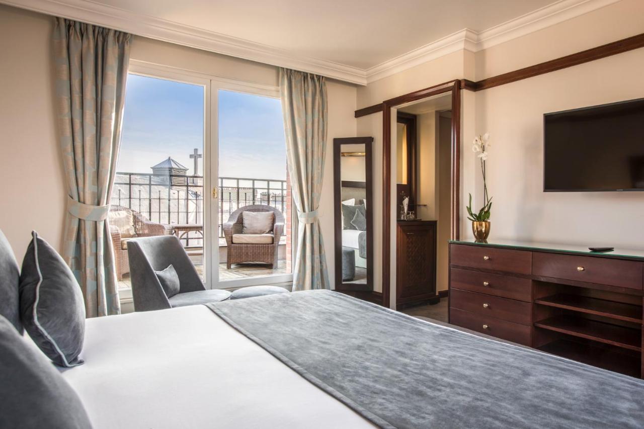Hotel Pont Royal פריז מראה חיצוני תמונה A room at the hotel
